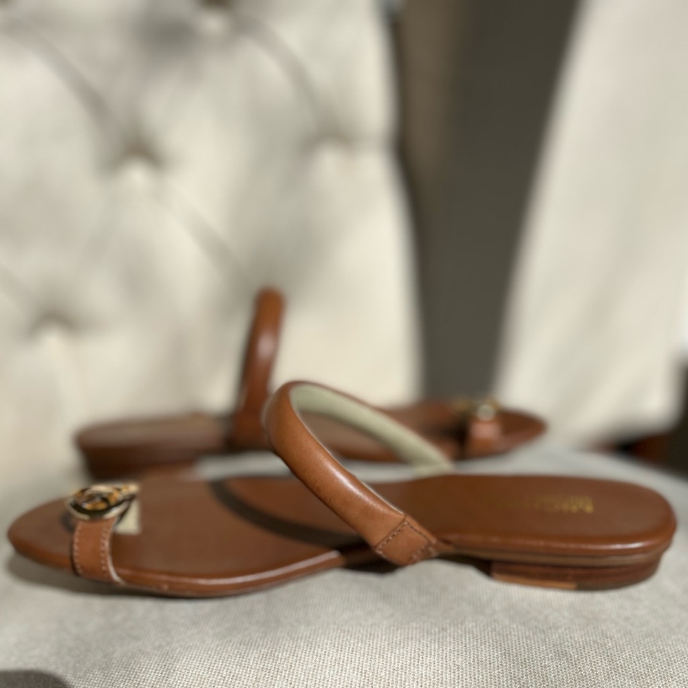 Michael Kors Women's Brown Leather Toe Thong Summer Sandals Shoes 7½ M AQ14L - Picture 6 of 12